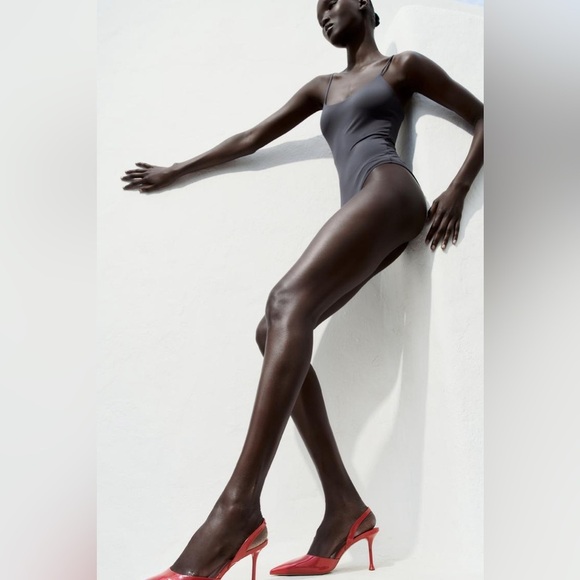 NWOT. Zara Red Shiny High-Heel Shoes. Size 6,5. - Picture 8 of 11